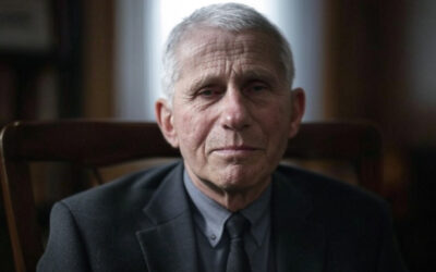 Anthony Fauci : Artisan d’une mascarade, déchu de ses privilèges
