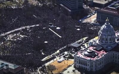 « No Kings Day » : Des manifestations d’une ampleur inédite aux États-Unis