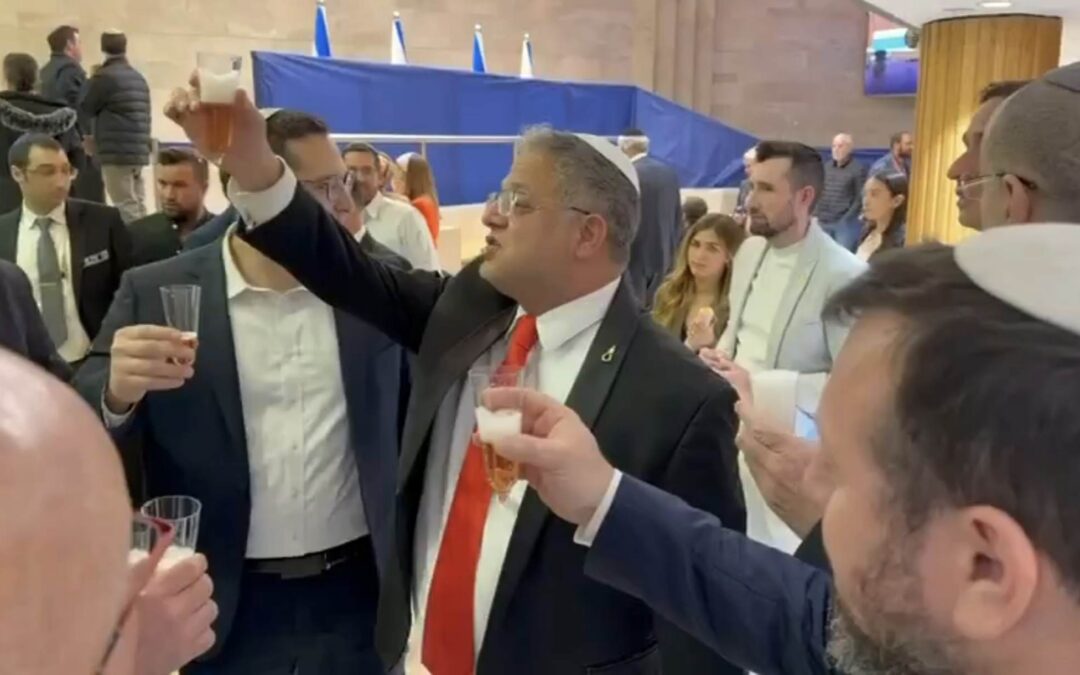 Ben-Gvir fête l’adoption de la loi sur la peine de mort pour les Palestiniens